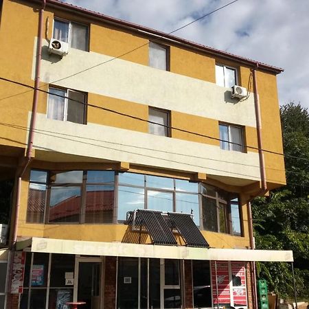 Auberge de jeunesse La Conu Iancu à Drobeta Turnu Severin Extérieur photo