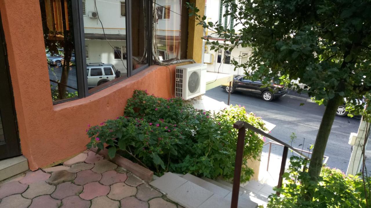 Auberge de jeunesse La Conu Iancu à Drobeta Turnu Severin Extérieur photo