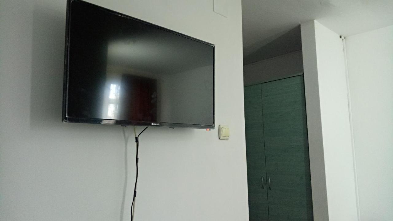 Auberge de jeunesse La Conu Iancu à Drobeta Turnu Severin Extérieur photo